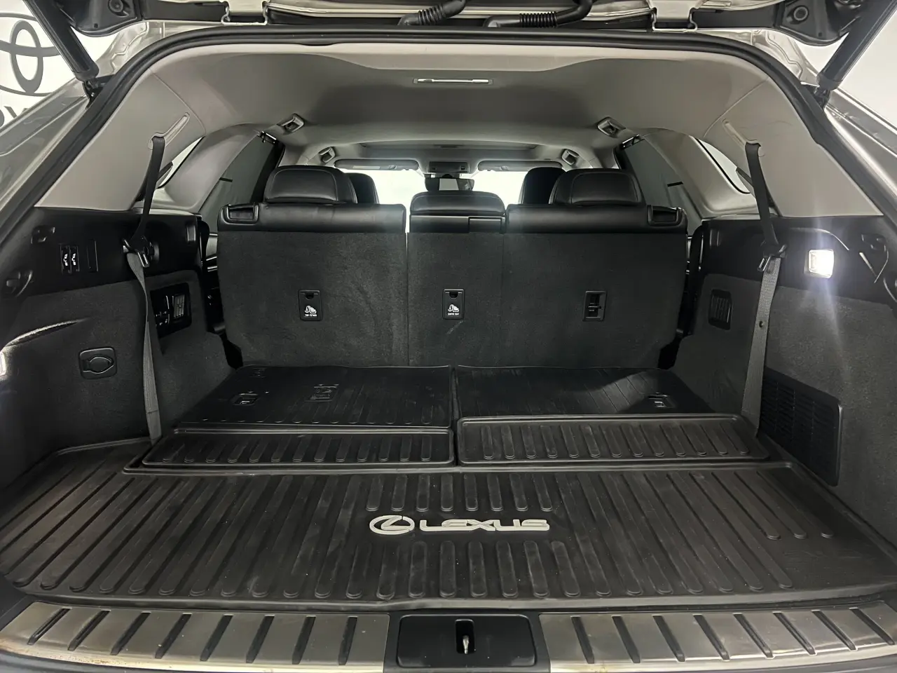 2020 LEXUS RX450HL Gallery Image 12