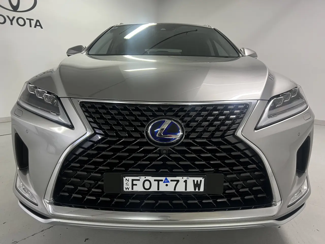 2020 LEXUS RX450HL Gallery Image 3