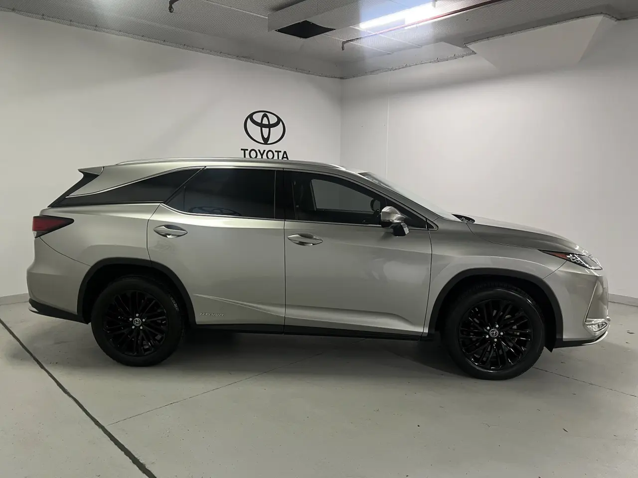 2020 LEXUS RX450HL Gallery Image 4