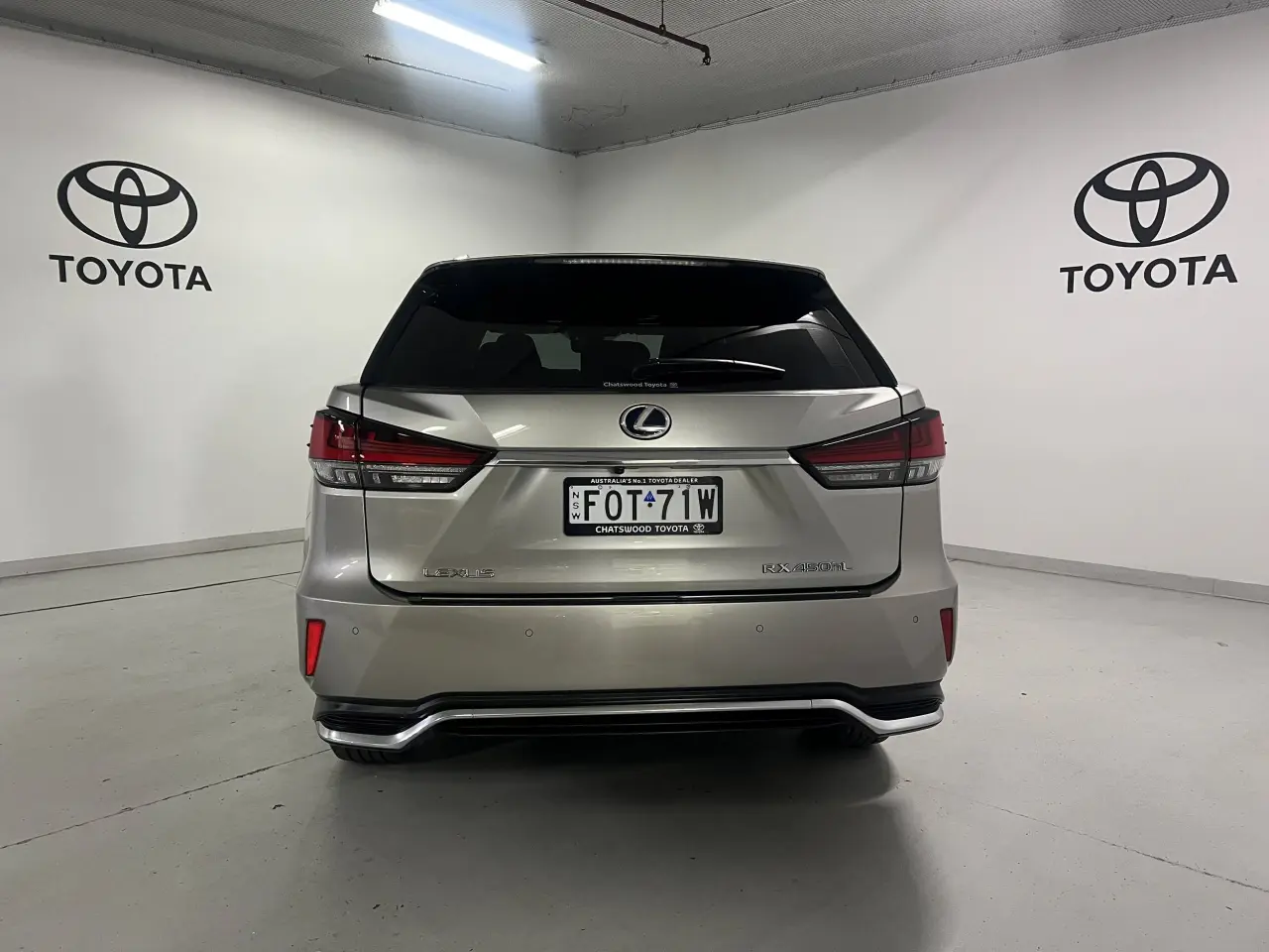 2020 LEXUS RX450HL Gallery Image 6