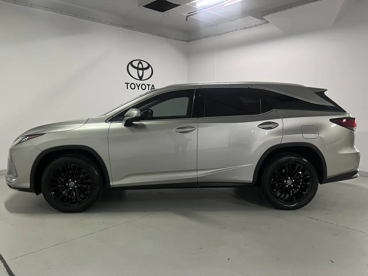 2020 LEXUS RX450HL Gallery Image 9