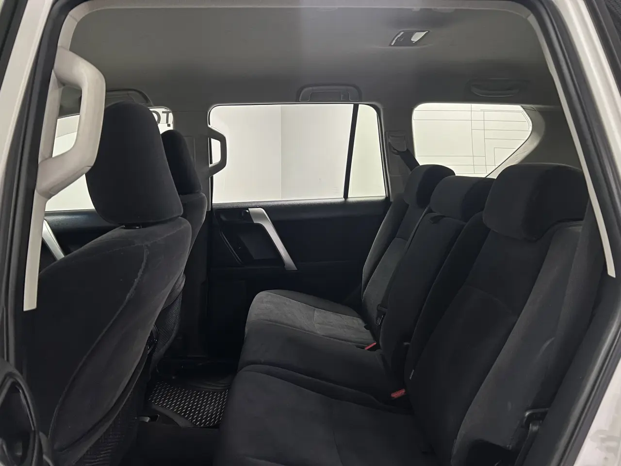2019 TOYOTA PRADO Gallery Image 14