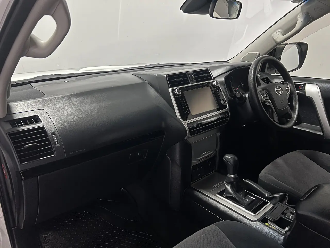2019 TOYOTA PRADO Gallery Image 15