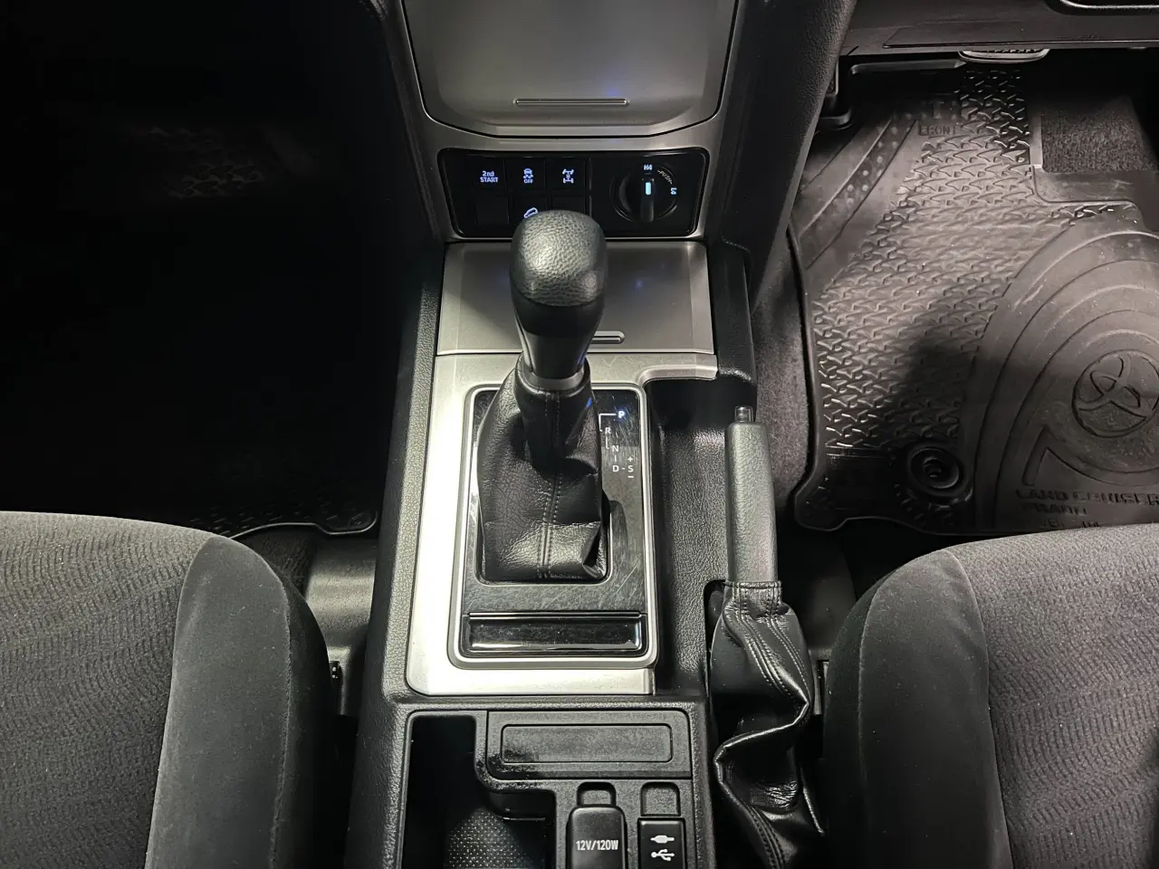 2019 TOYOTA PRADO Gallery Image 20