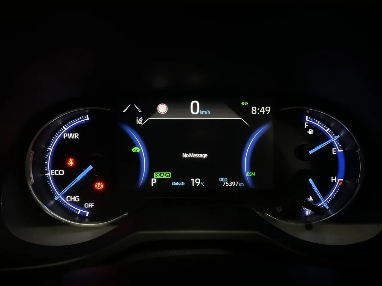 2019 TOYOTA RAV4 HYBRID Gallery Image 19