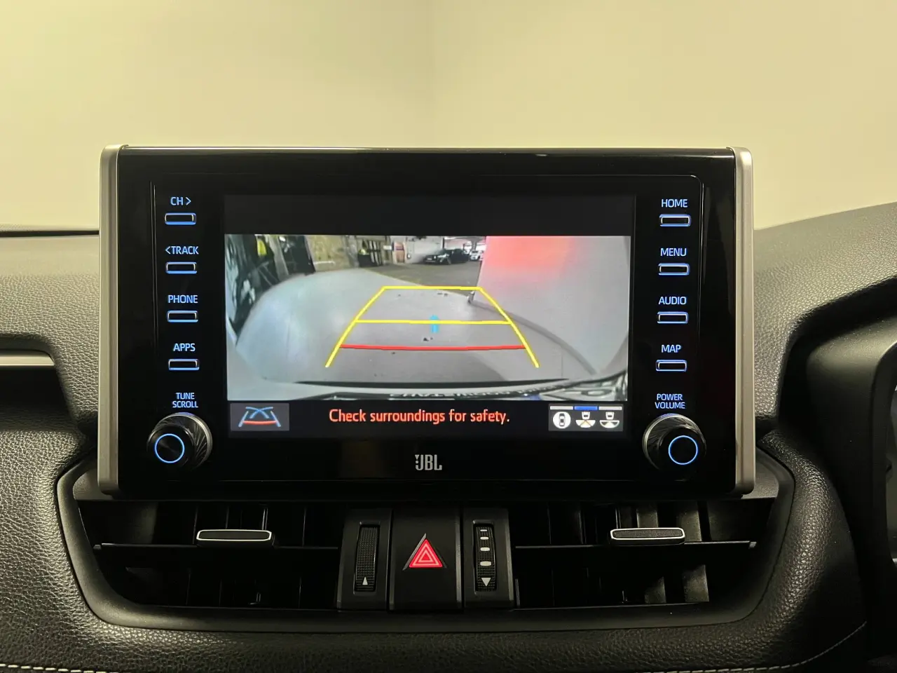 2019 TOYOTA RAV4 HYBRID Gallery Image 20