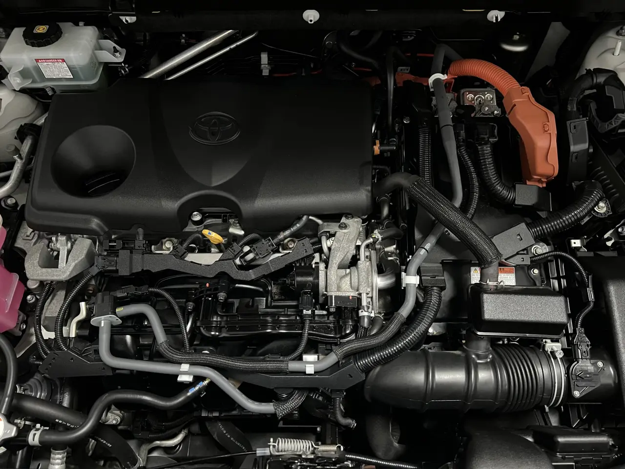 2019 TOYOTA RAV4 HYBRID Gallery Image 22