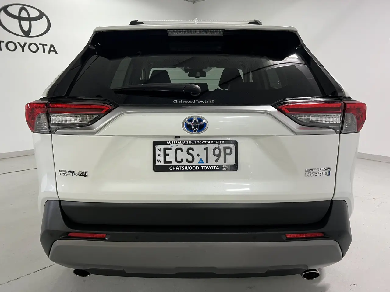 2019 TOYOTA RAV4 HYBRID Gallery Image 7