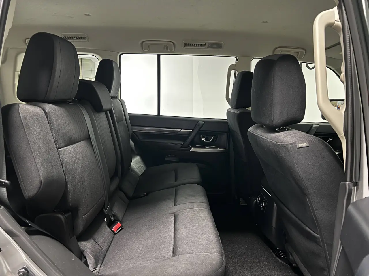 2020 MITSUBISHI PAJERO Gallery Image 12