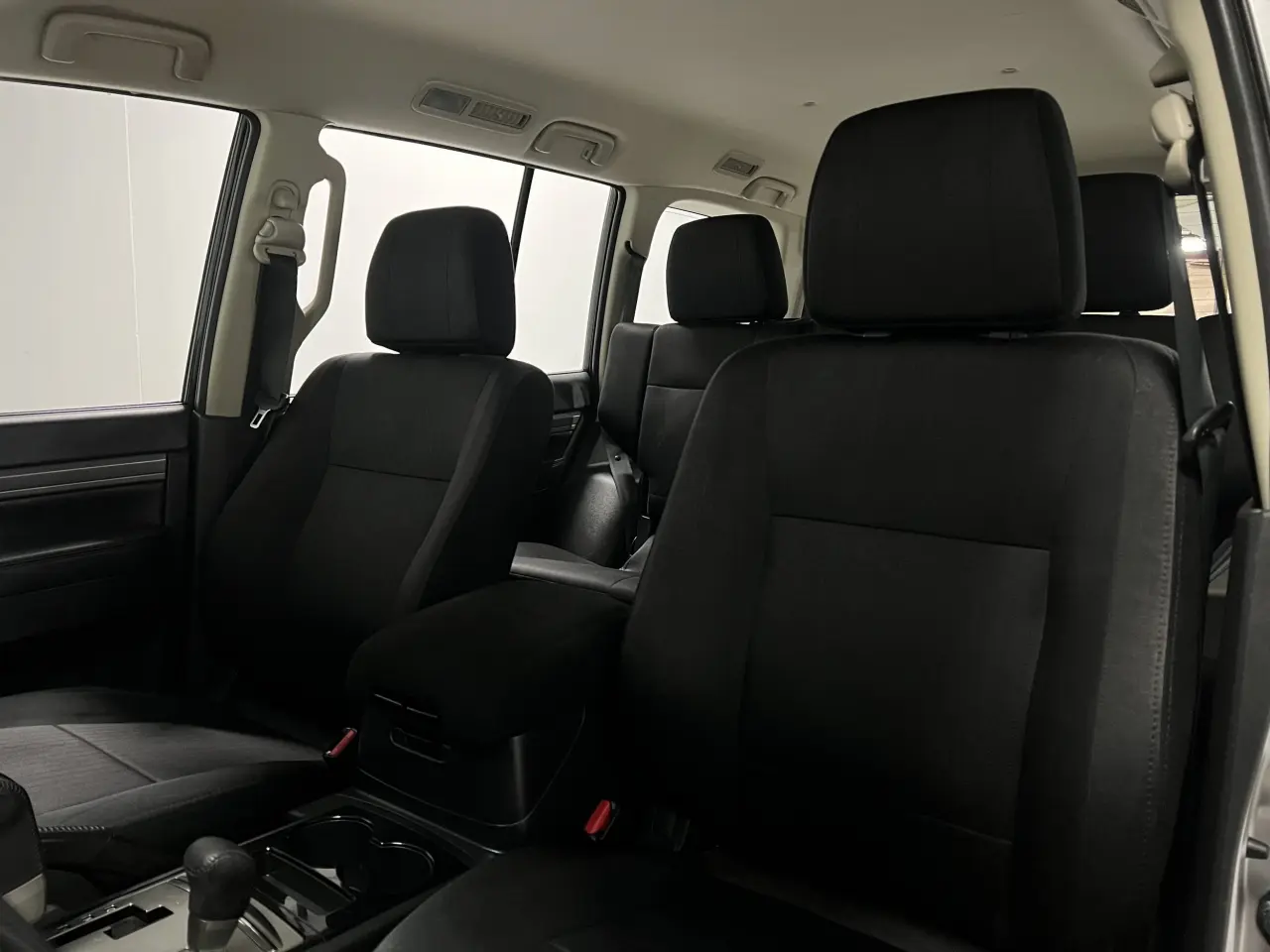 2020 MITSUBISHI PAJERO Gallery Image 17