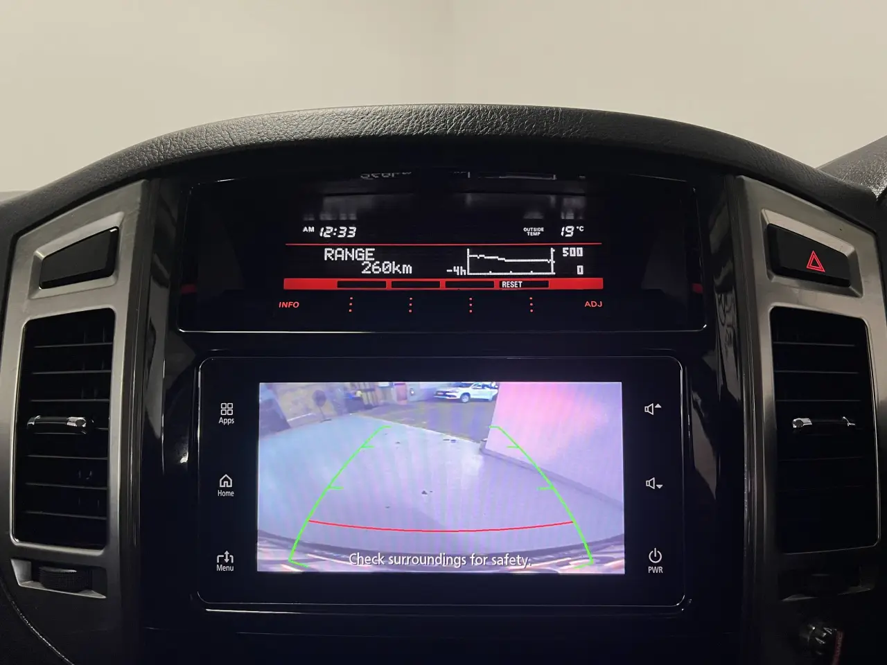 2020 MITSUBISHI PAJERO Gallery Image 20