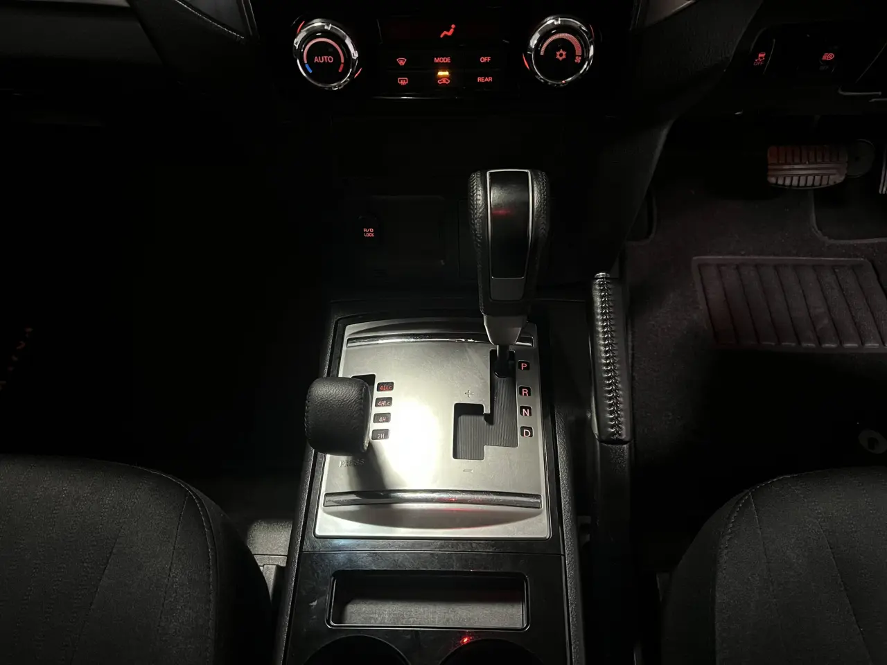 2020 MITSUBISHI PAJERO Gallery Image 21