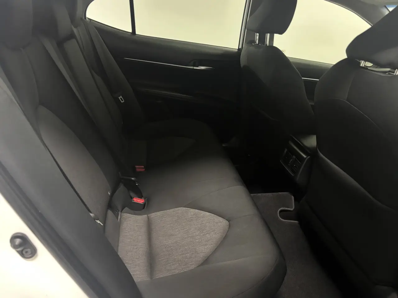 2019 TOYOTA CAMRY HYBRID Gallery Image 10