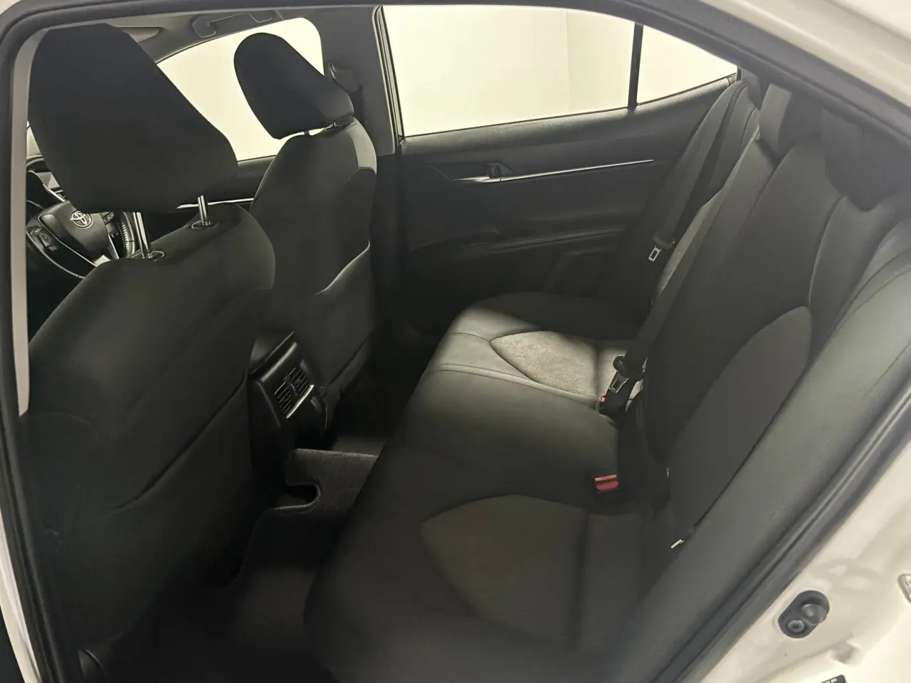 2019 TOYOTA CAMRY HYBRID Gallery Image 12