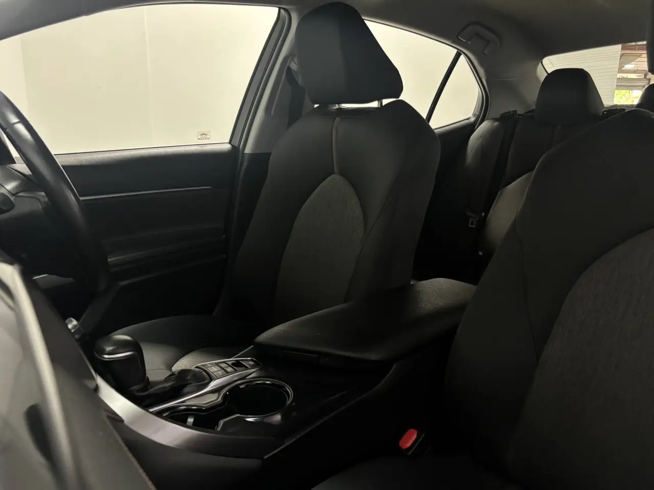 2019 TOYOTA CAMRY HYBRID Gallery Image 14