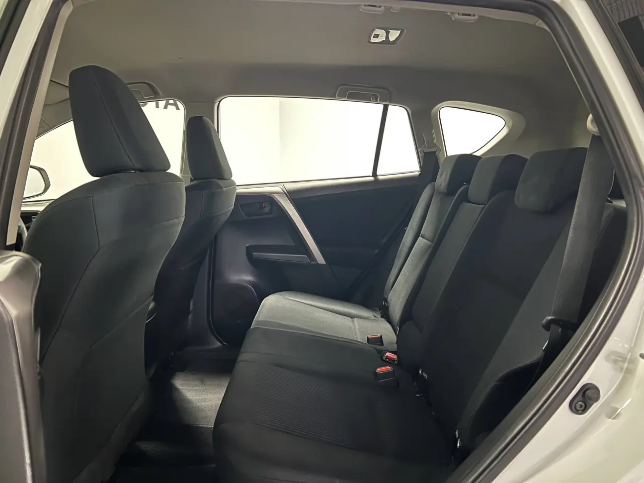 2018 TOYOTA RAV4 Gallery Image 13