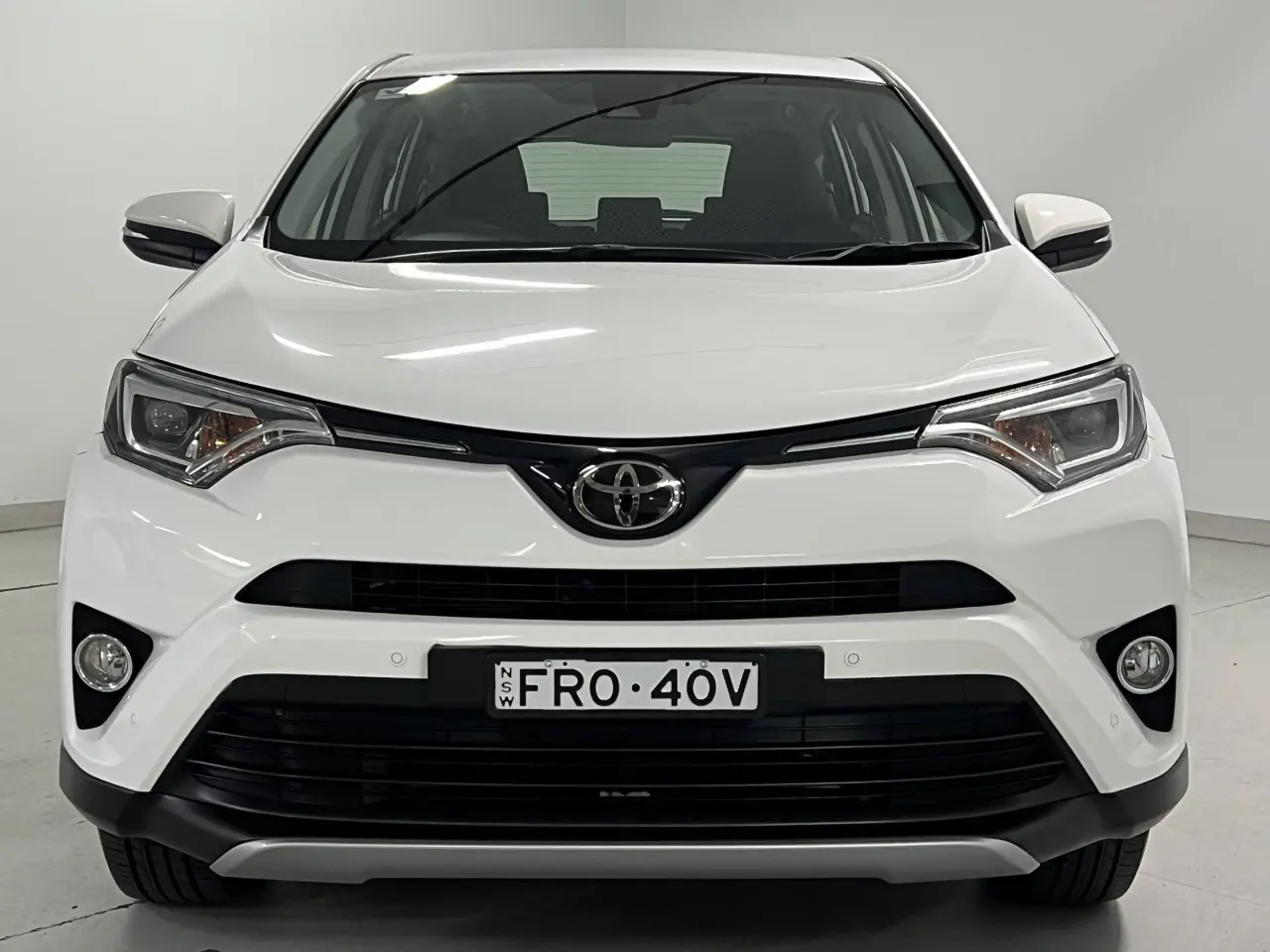 2018 TOYOTA RAV4 Gallery Image 3