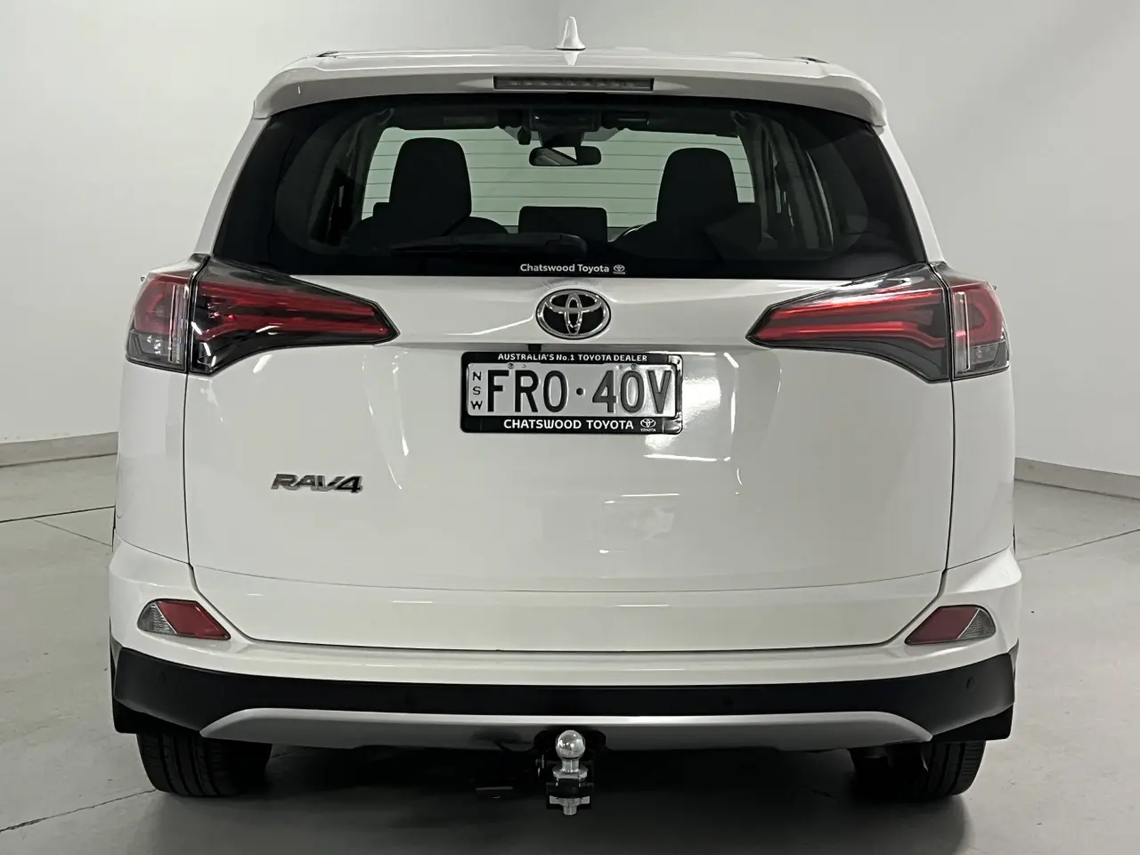2018 TOYOTA RAV4 Gallery Image 6