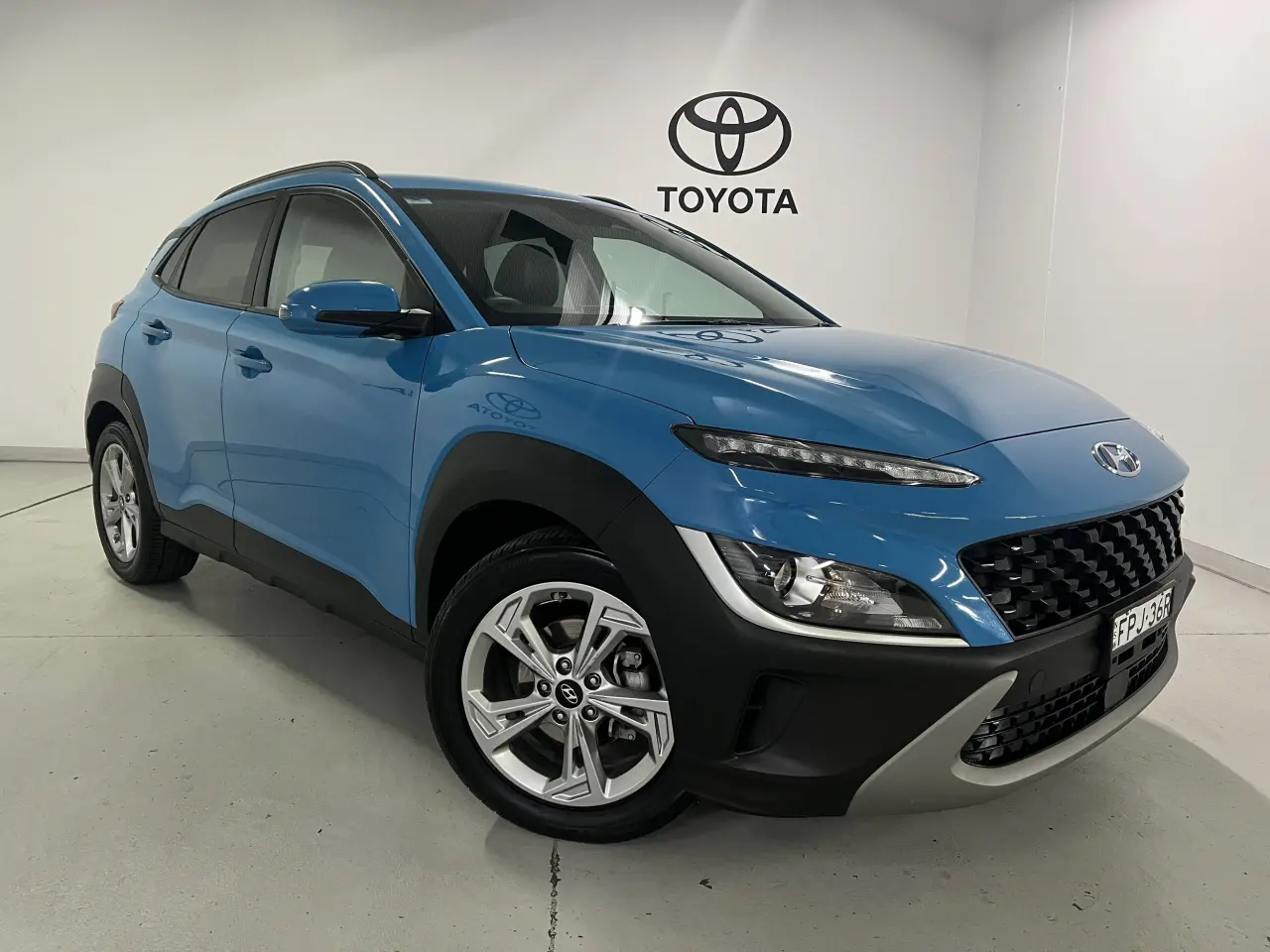 2021 HYUNDAI KONA Gallery Image 1