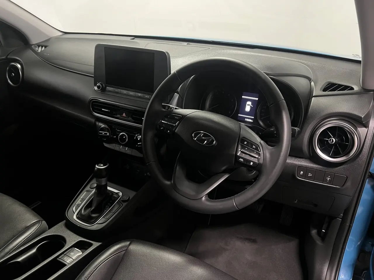 2021 HYUNDAI KONA Gallery Image 11