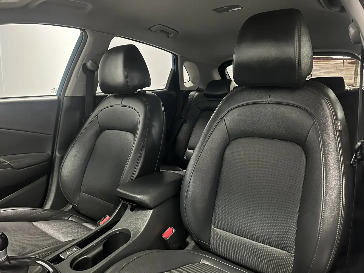 2021 HYUNDAI KONA Gallery Image 16