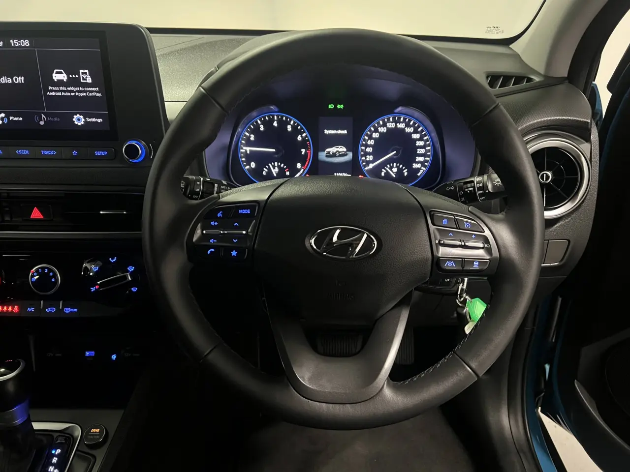 2021 HYUNDAI KONA Gallery Image 17