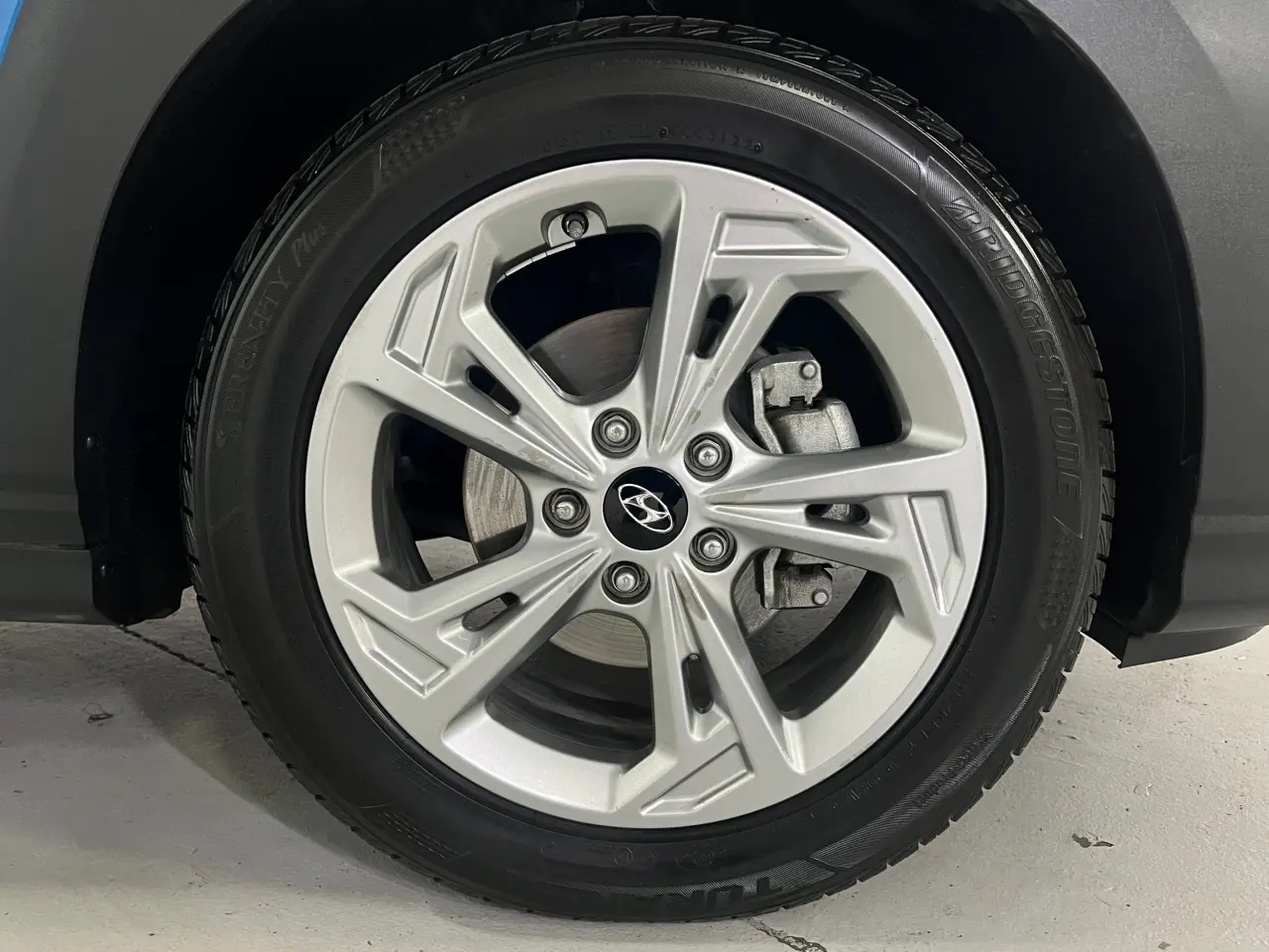 2021 HYUNDAI KONA Gallery Image 5