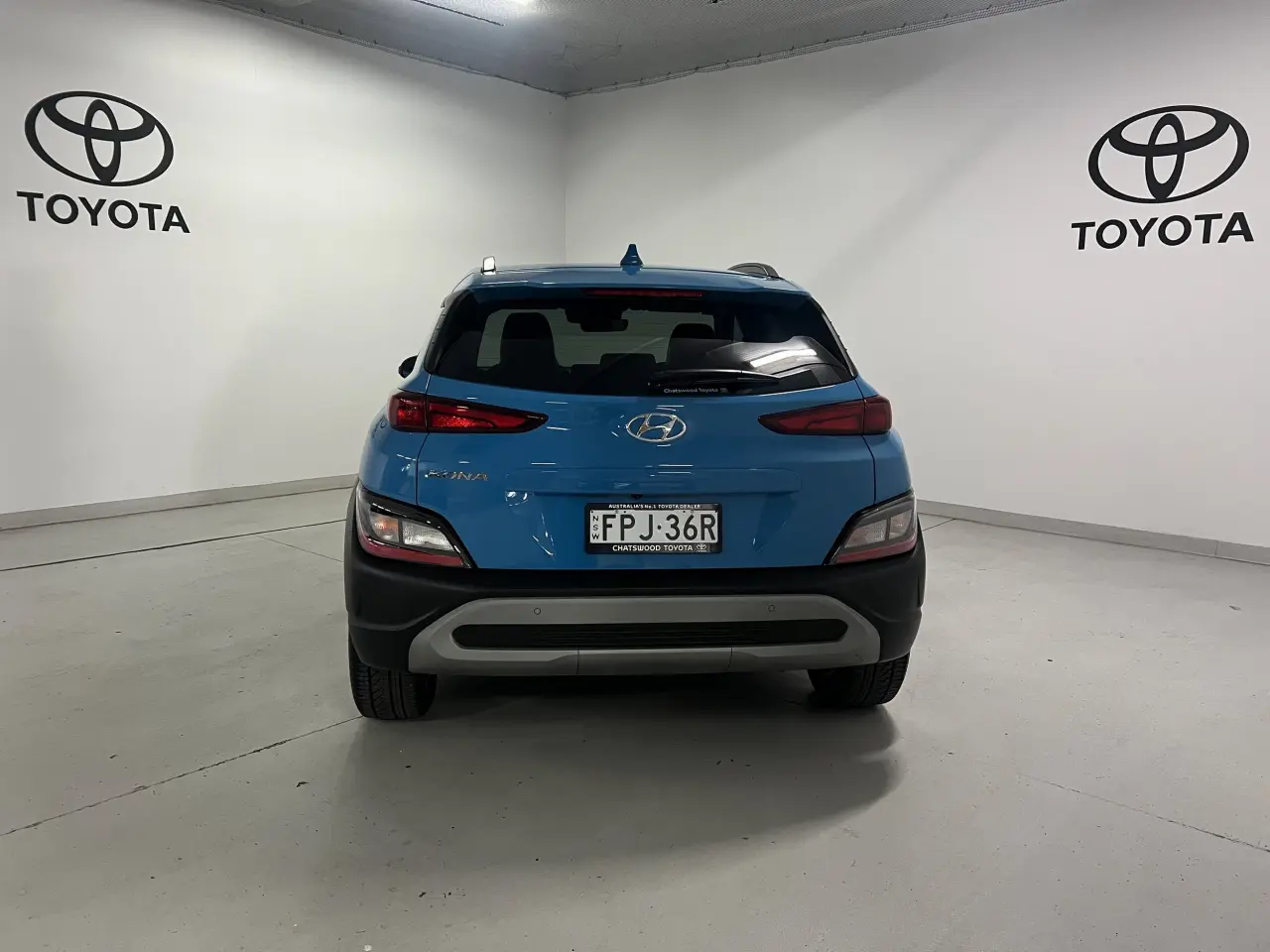 2021 HYUNDAI KONA Gallery Image 6