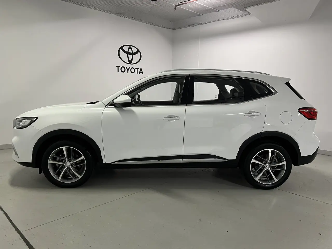 2022 MG HS Gallery Image 9