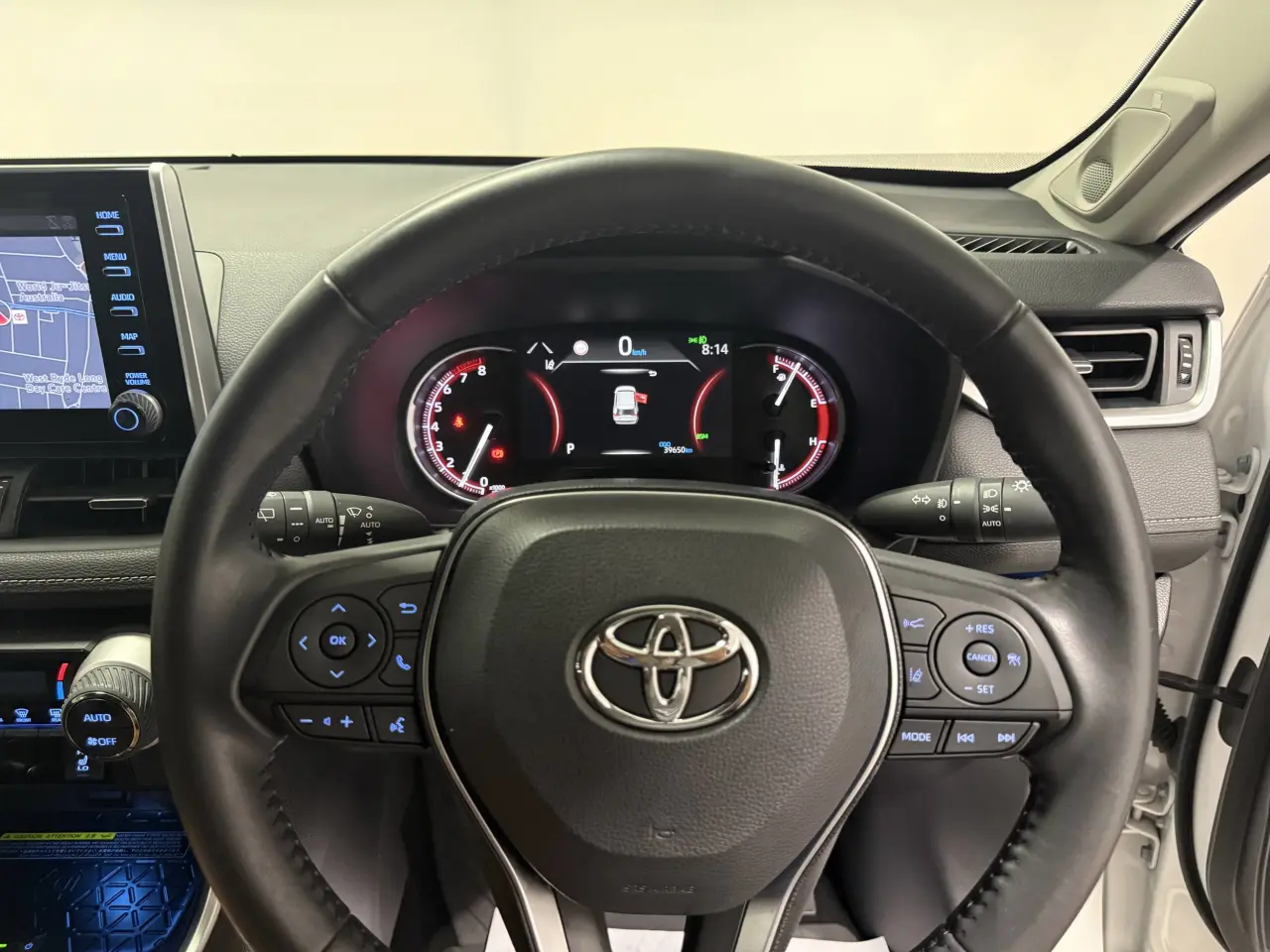 2019 TOYOTA RAV4 Gallery Image 15