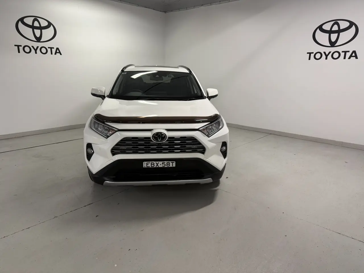 2019 TOYOTA RAV4 Gallery Image 2