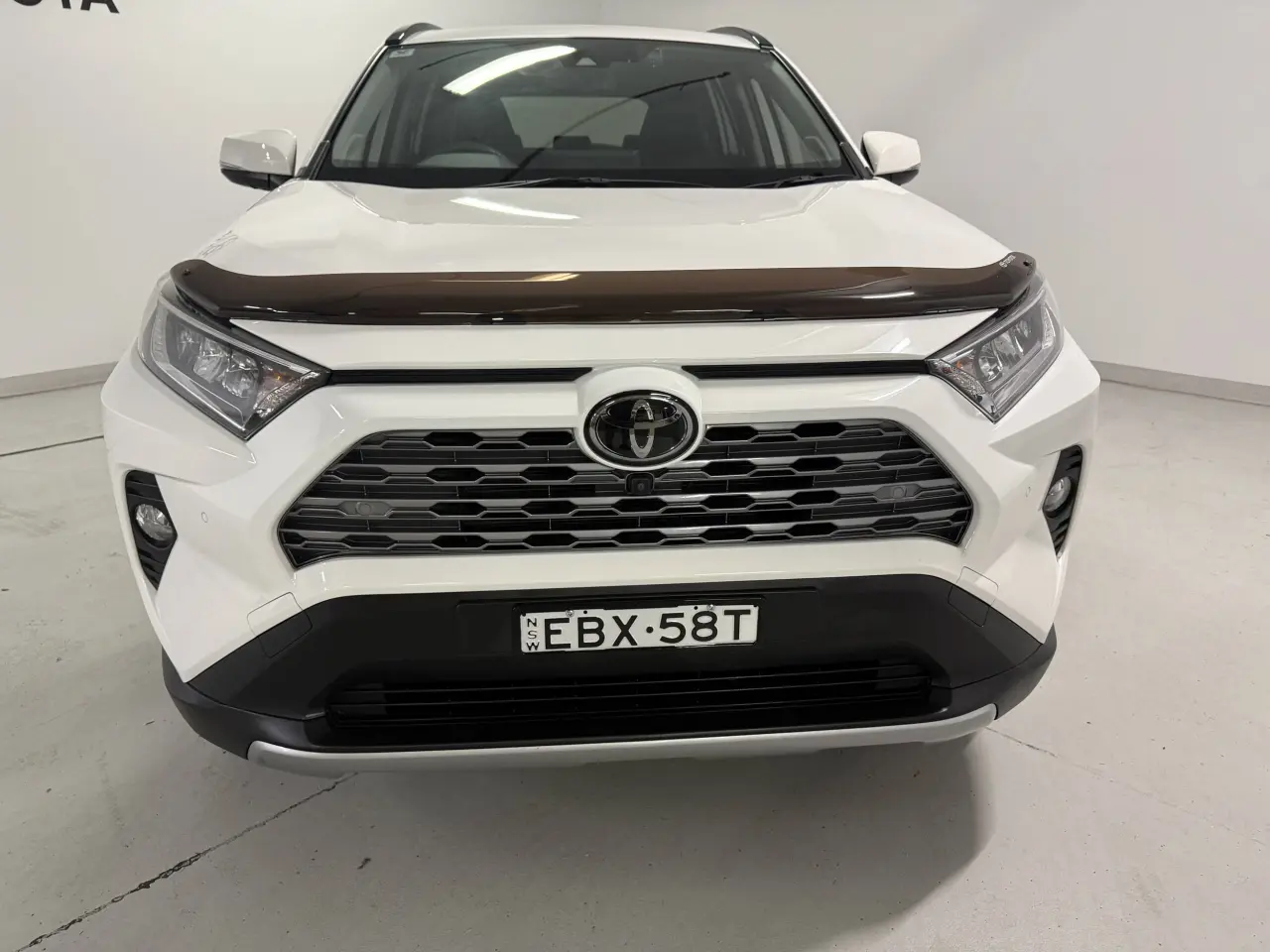 2019 TOYOTA RAV4 Gallery Image 3