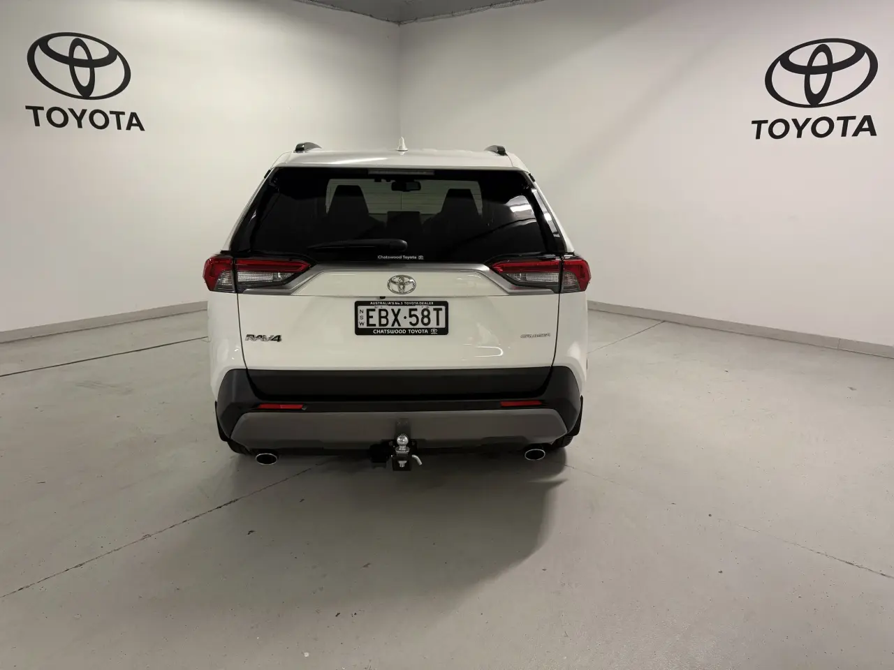 2019 TOYOTA RAV4 Gallery Image 6