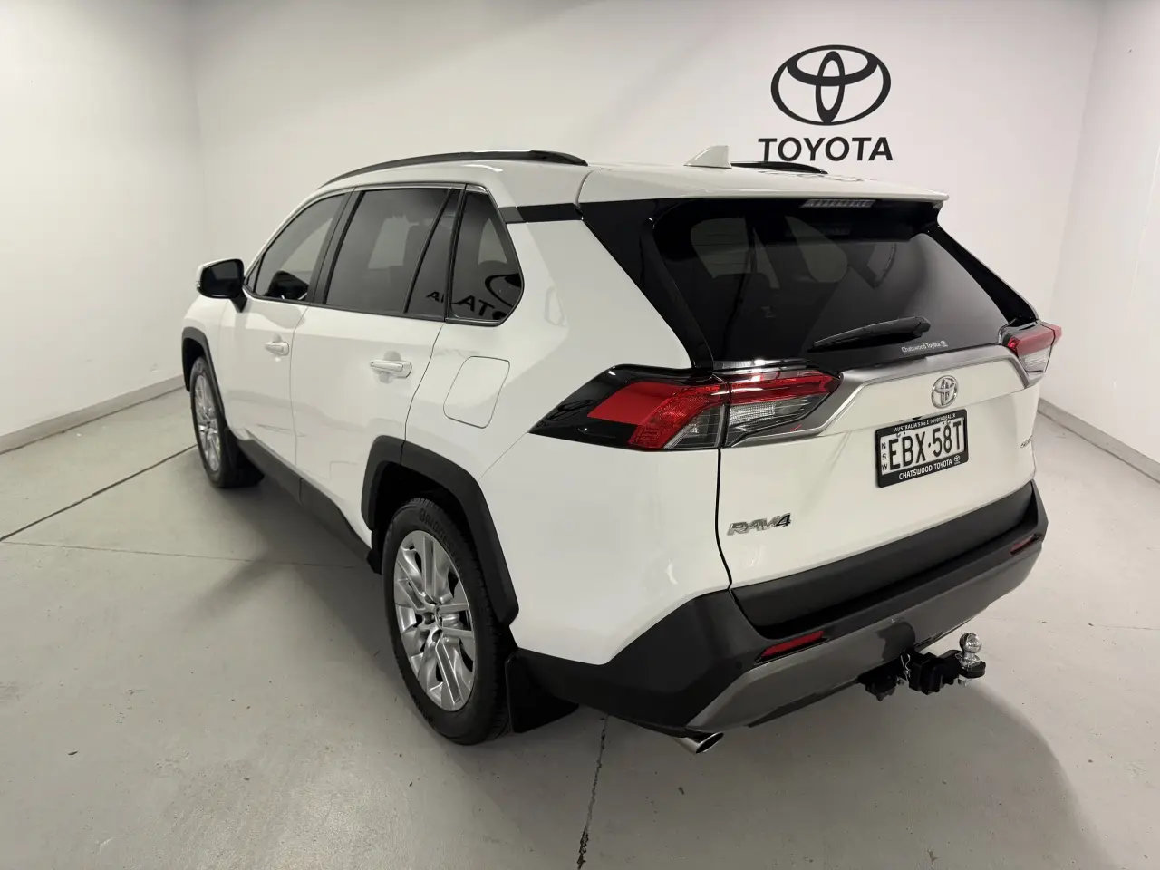 2019 TOYOTA RAV4 Gallery Image 7