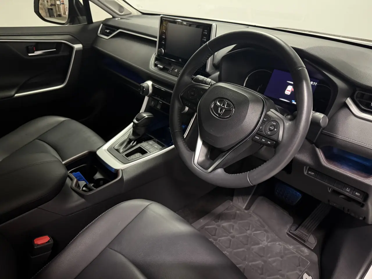 2019 TOYOTA RAV4 Gallery Image 9