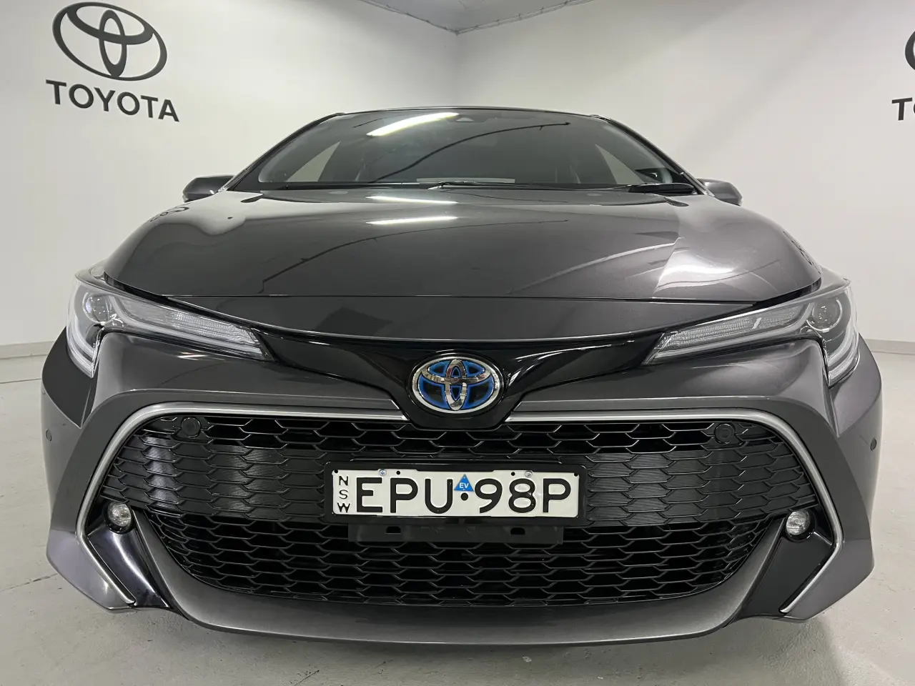 2021 TOYOTA COROLLA Gallery Image 3