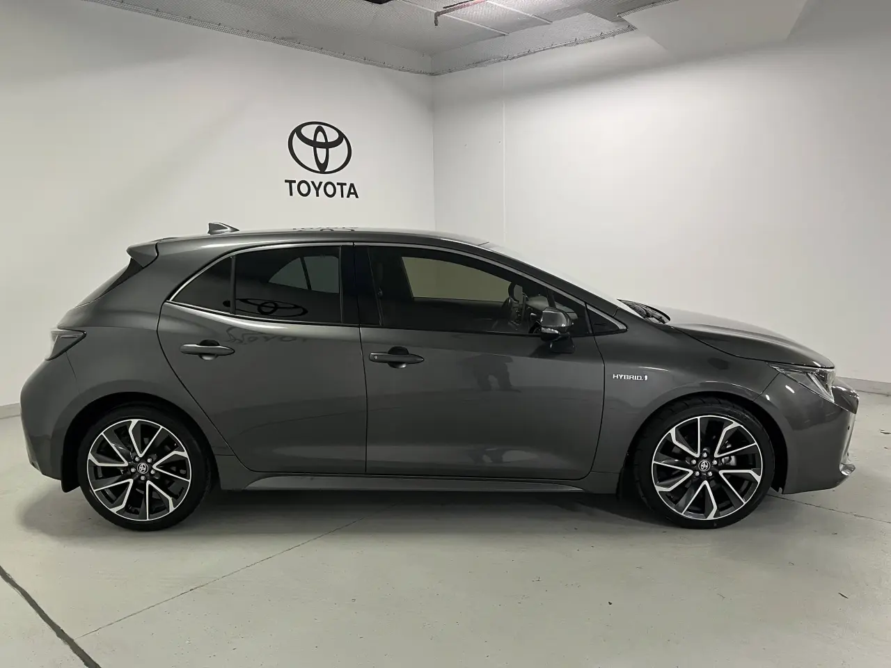 2021 TOYOTA COROLLA Gallery Image 4