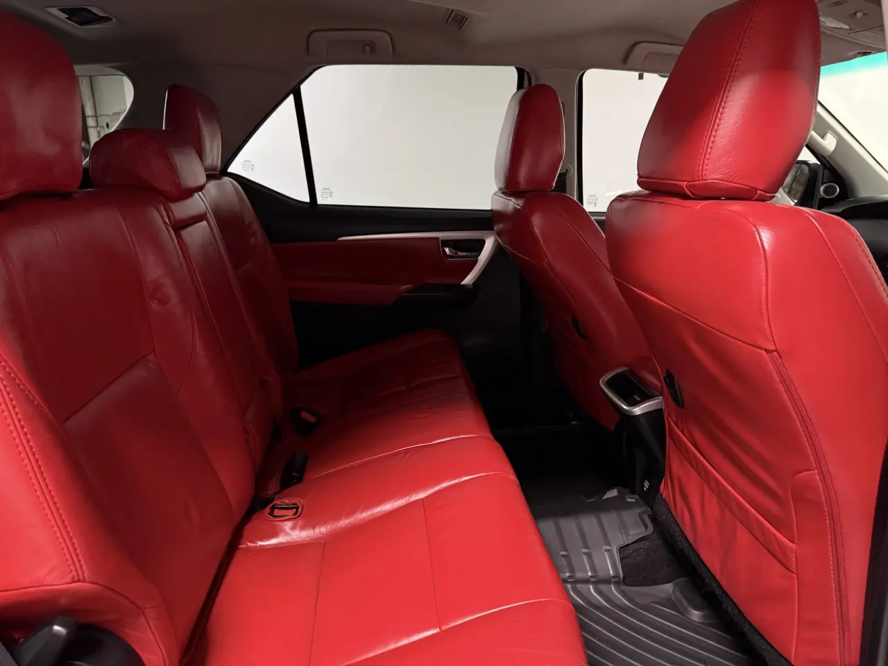 2016 TOYOTA FORTUNER Gallery Image 10