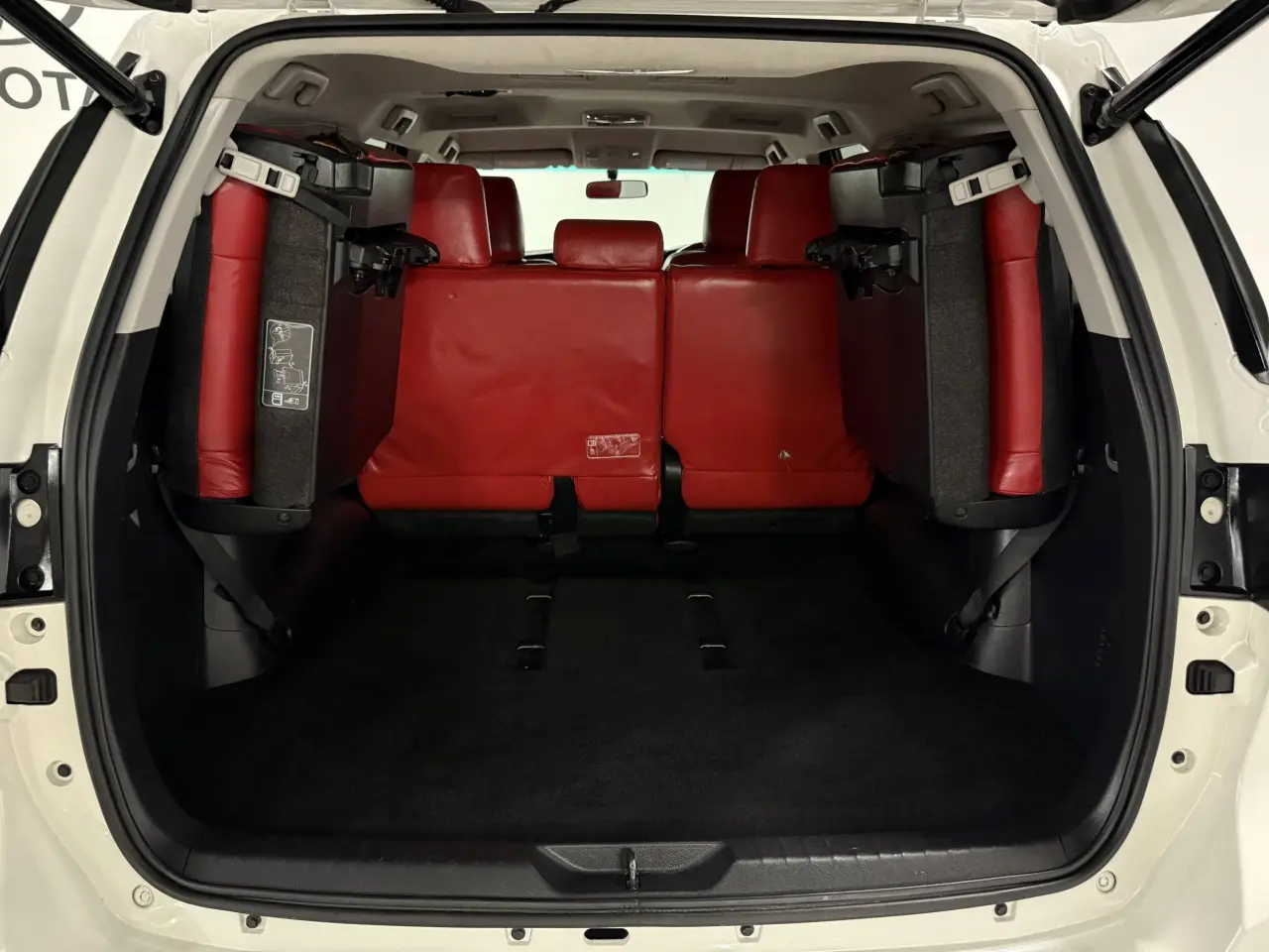 2016 TOYOTA FORTUNER Gallery Image 12
