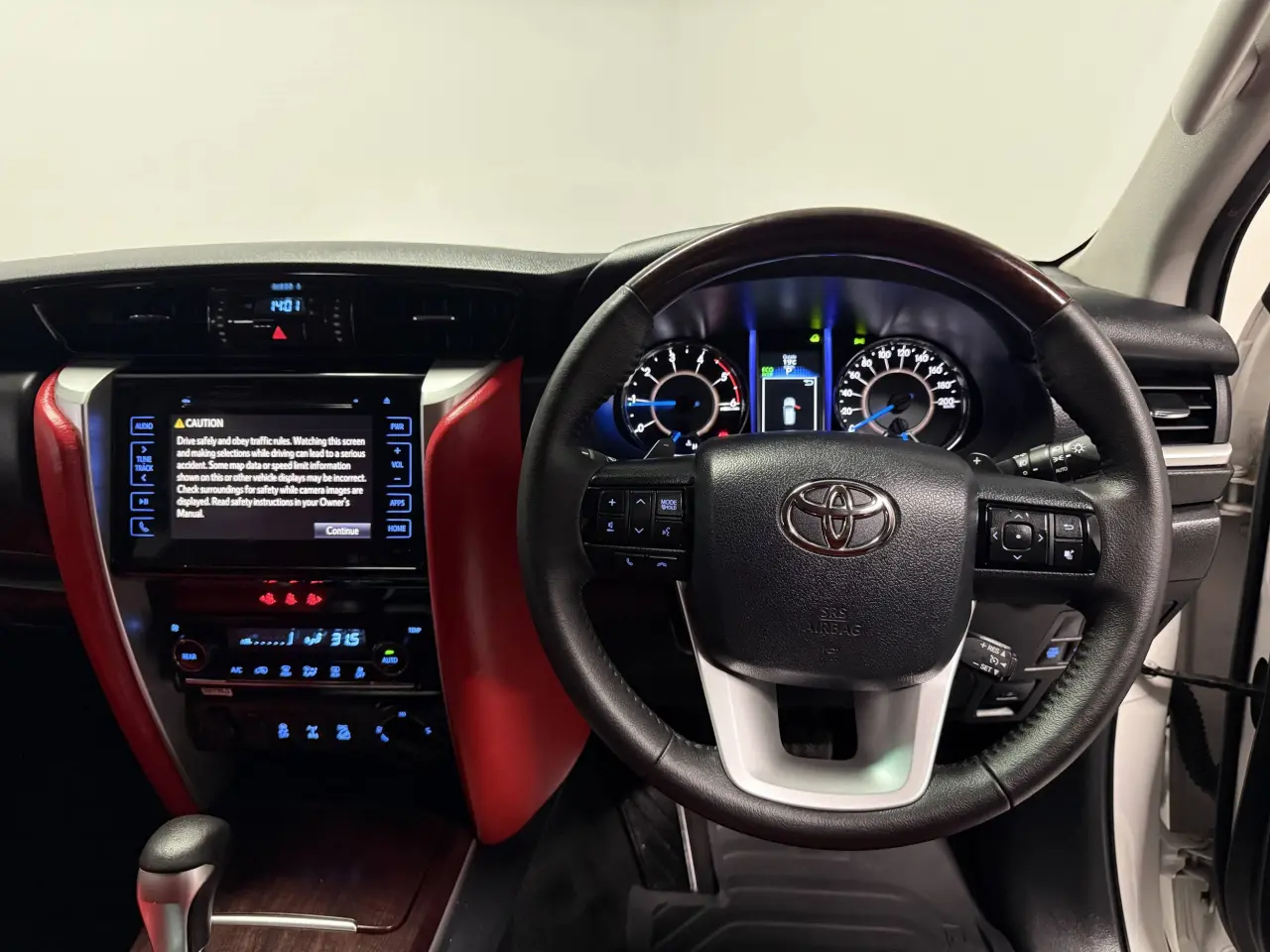 2016 TOYOTA FORTUNER Gallery Image 15