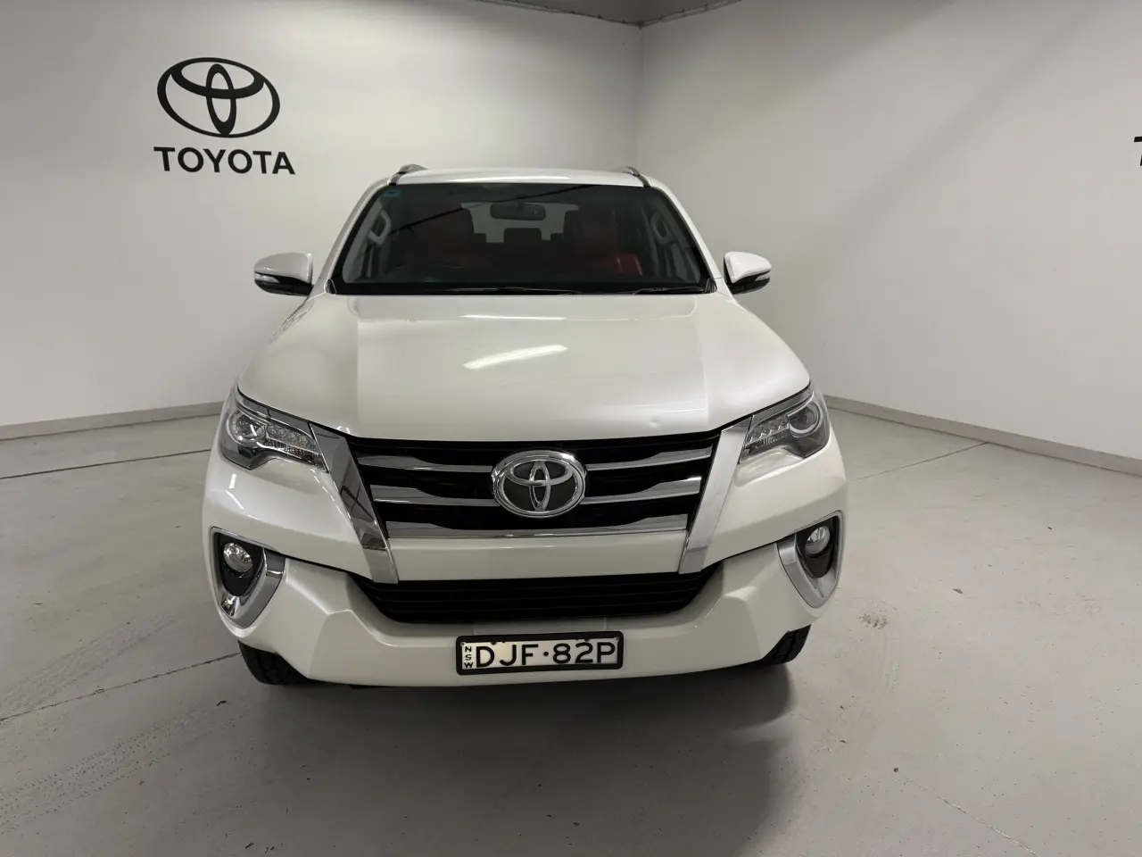 2016 TOYOTA FORTUNER Gallery Image 2