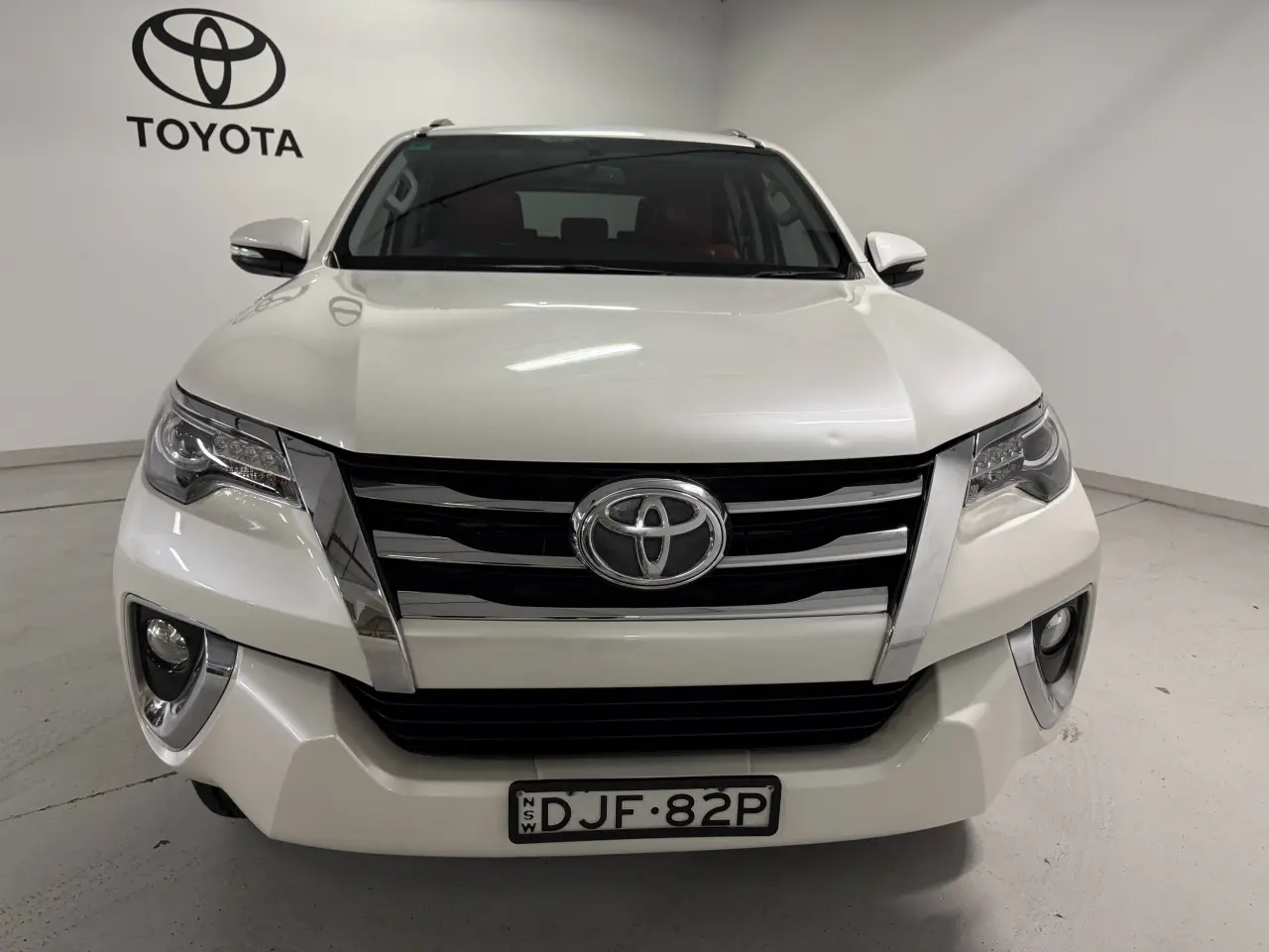 2016 TOYOTA FORTUNER Gallery Image 3