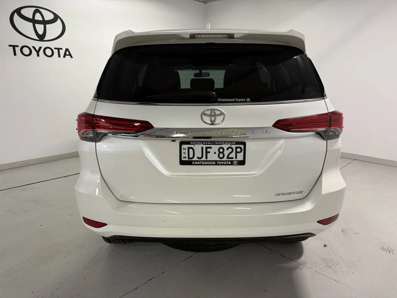 2016 TOYOTA FORTUNER Gallery Image 7