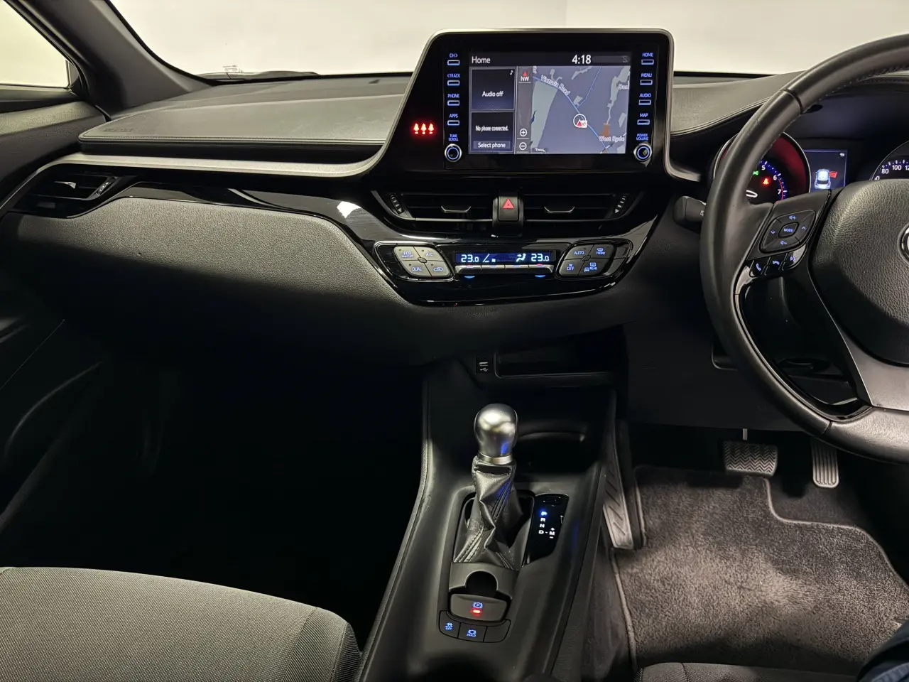 2023 TOYOTA C-HR Gallery Image 18