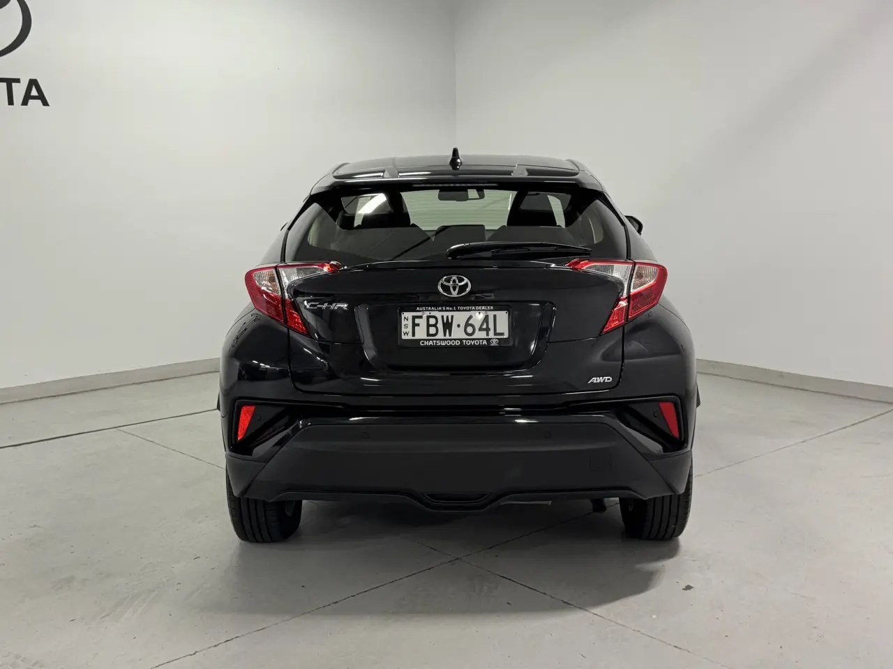 2023 TOYOTA C-HR Gallery Image 7