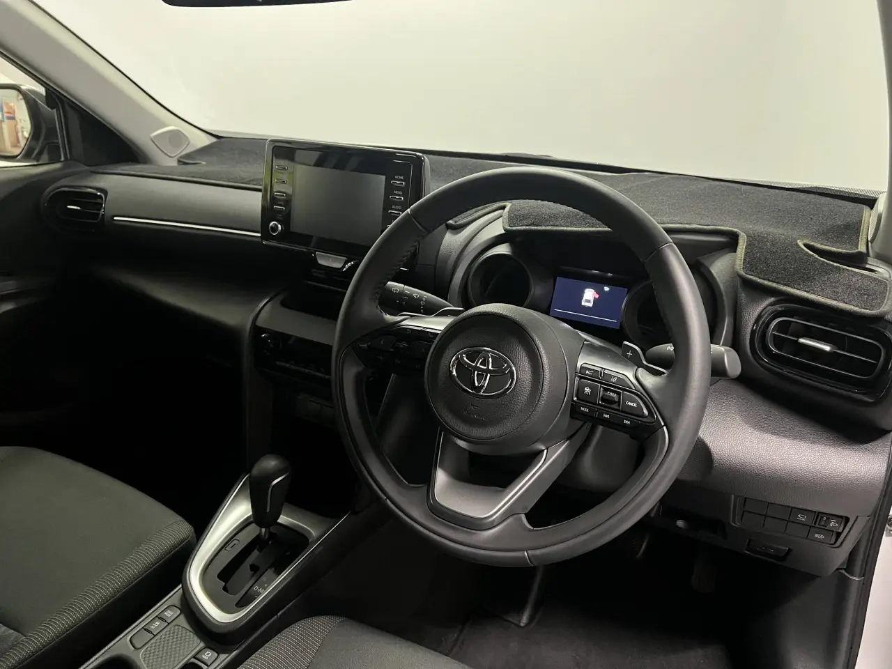 2023 TOYOTA YARIS CROSS Gallery Image 11