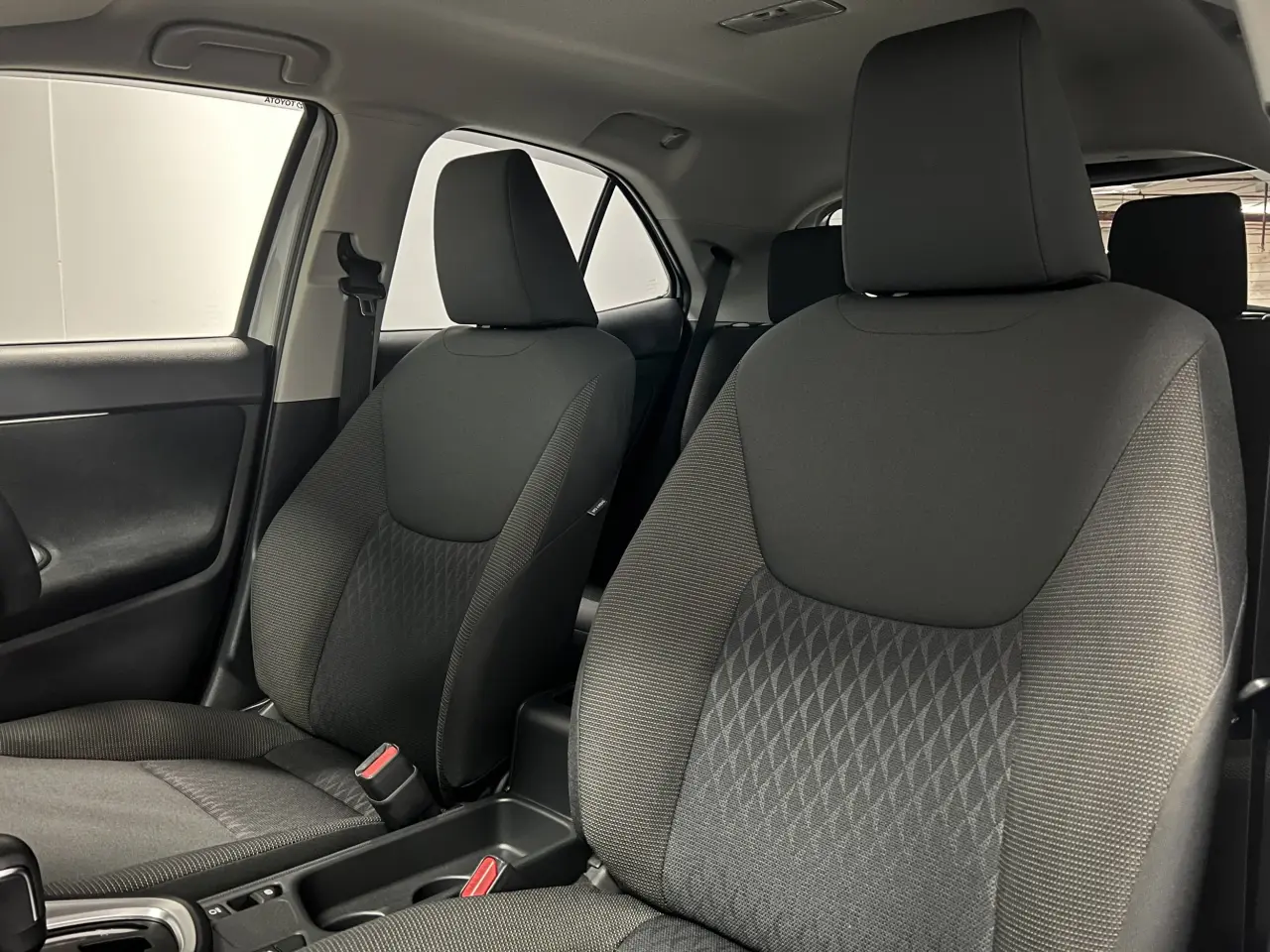 2023 TOYOTA YARIS CROSS Gallery Image 16