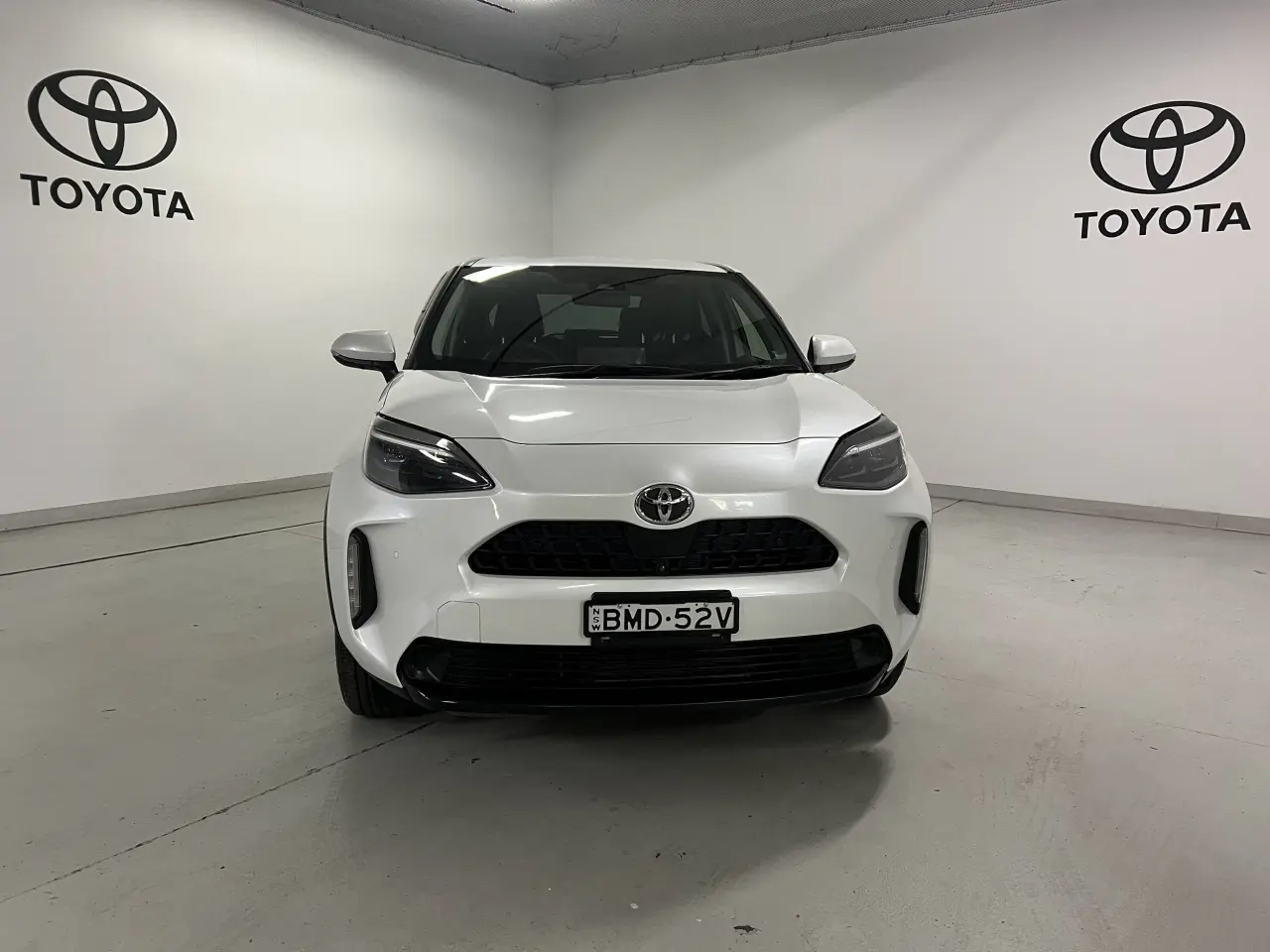 2023 TOYOTA YARIS CROSS Gallery Image 2