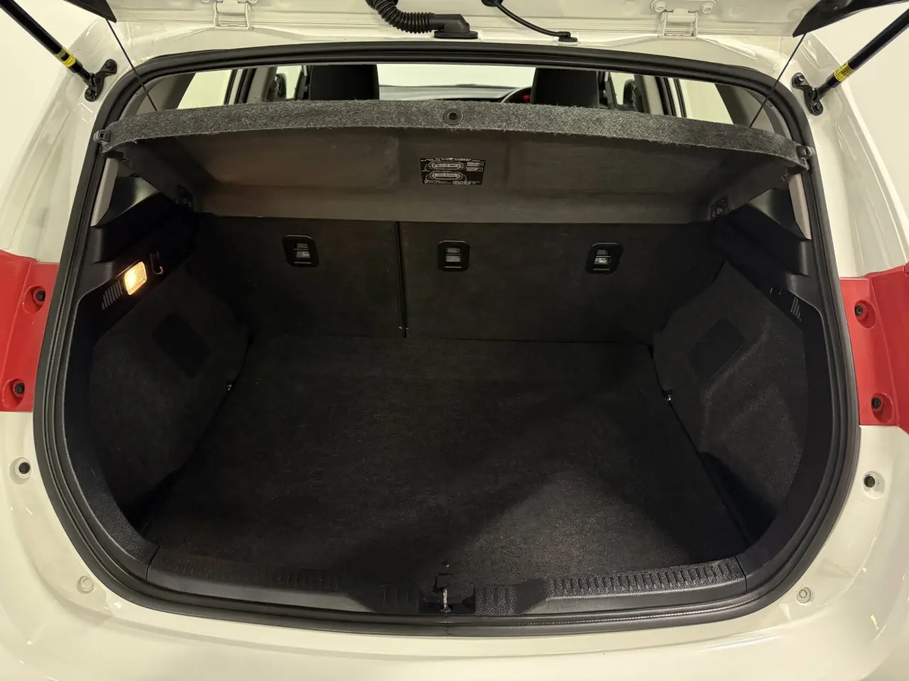 2014 TOYOTA COROLLA Gallery Image 11