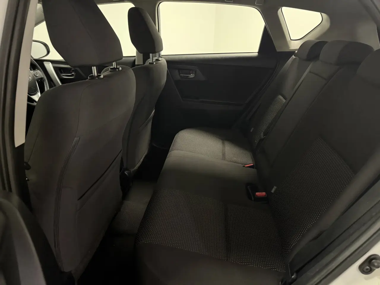 2014 TOYOTA COROLLA Gallery Image 13